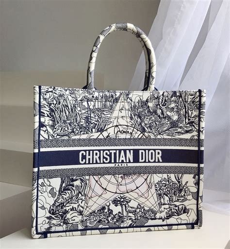 dior book tote star